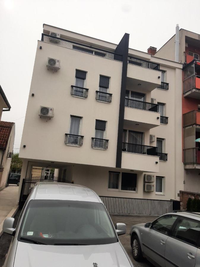 Villa Bonnadea Valjevo Luaran gambar